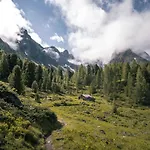 Jaeger-3 By Interhome * カップル